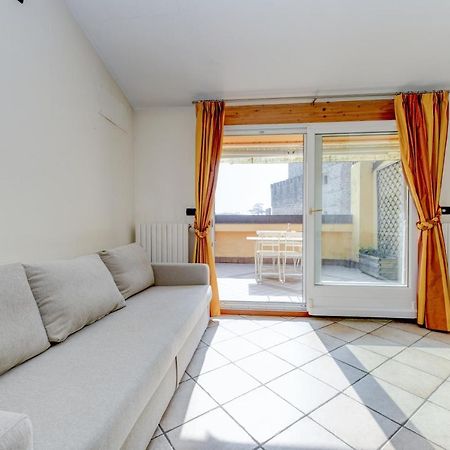 Sunset Apartment Home & Terrace Сирмионе Экстерьер фото